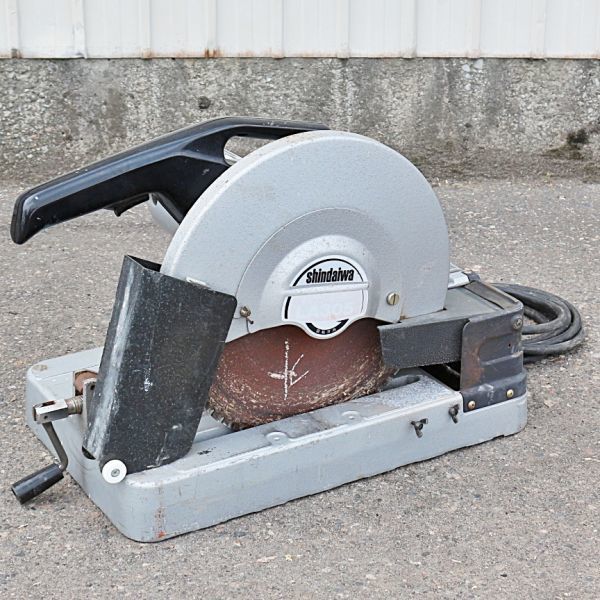 新潟発】新ダイワ チップソーカッター LA305 高速切断機 100V 50 新潟発】新ダイワ チップソーカッター LA305 高速切断機 100V 50