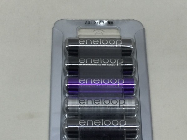L1-930 未使用・保管品 SANYO エネループ eneloop 単３形 8本 限定モデル 4色各2個入 約1800回使用可能 2012.7製造 充電式電池_画像3