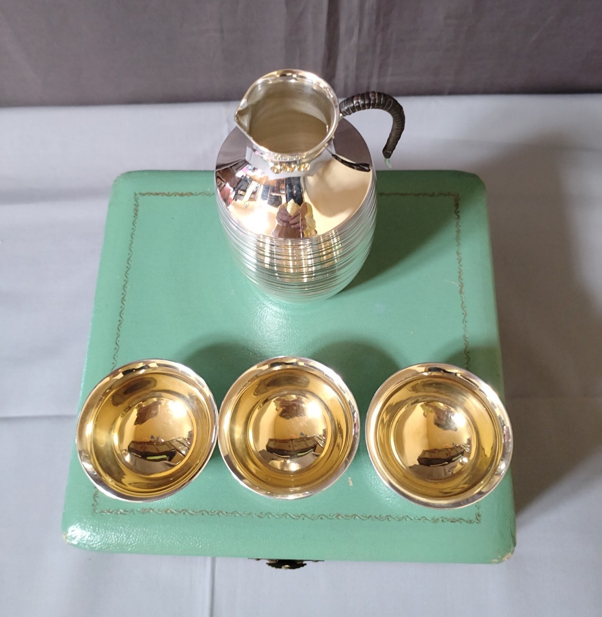 銀製三越/徳利 お猪口セット/共箱付き/純銀/銀製品/銀器/銀盃/酒 銀製三越/徳利 お猪口セット/共箱付き/純銀/銀製品/銀器/銀盃/酒