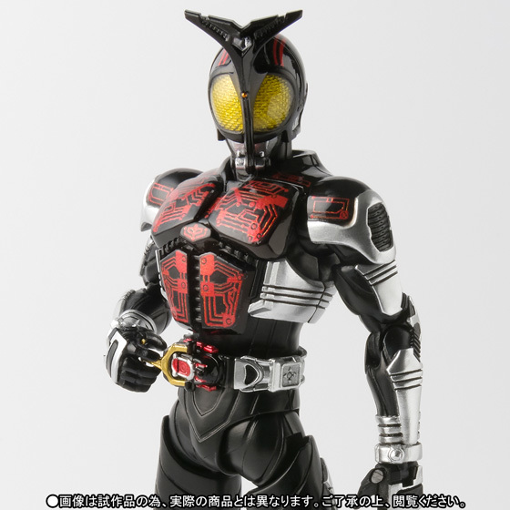 バンダイ　魂ウェブ商店　（抽選販売品）S.H.Figuarts（真骨彫製法） 仮面ライダーカブト 仮面ライダーダークカブト　新品未開封品_画像1