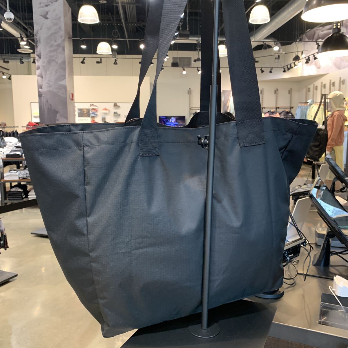 【正規品 ホログラム付日本未入荷】Lサイズ 新品 THE NORTH FACE EWC TOTE-L トートバッグ エコバッグ 大容量 サブラック ザノースフェイス_画像3