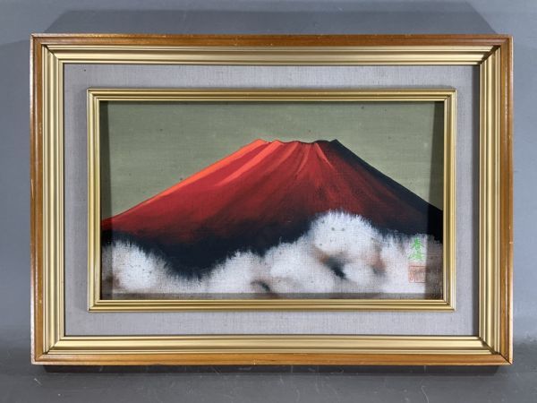 真作保証■日本画■春峰■赤富士■細密リアリズム■額付絵画　ｃ_画像2