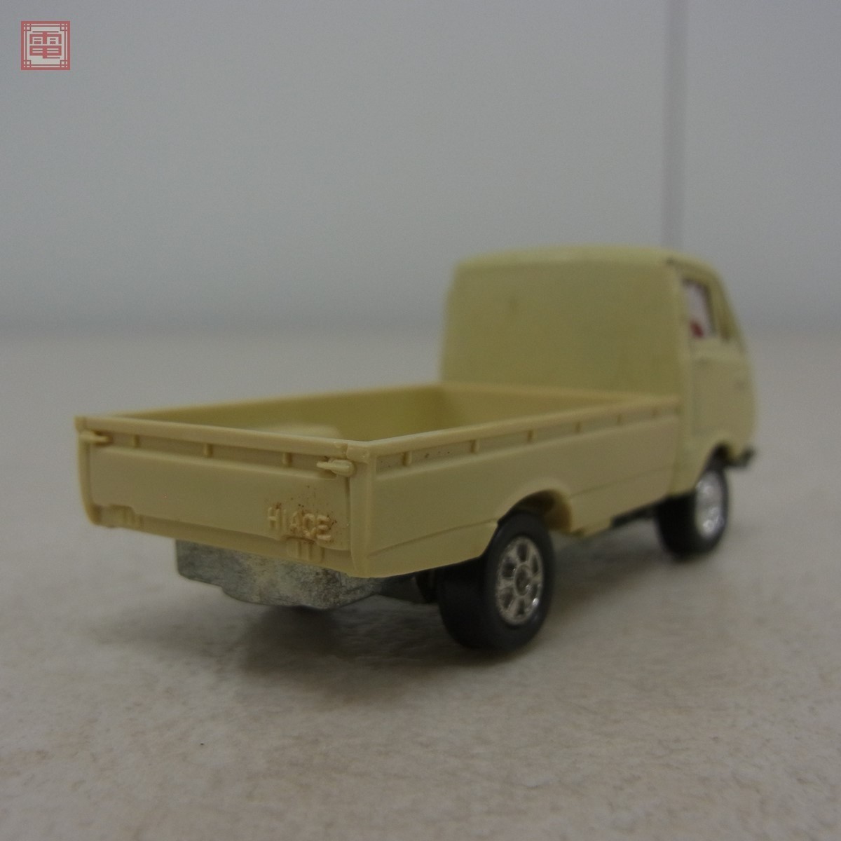 トミカ 日本製 No.24 トヨタ ハイエース トラック TOYOTA HIACE TRUCK