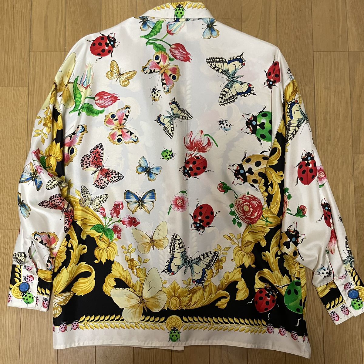 1円〜 レア ジャンニヴェルサーチ GIANNI VERSACE シルク シャツ ヴィンテージ スカーフ柄総柄 ヴェルサーチェ_画像2