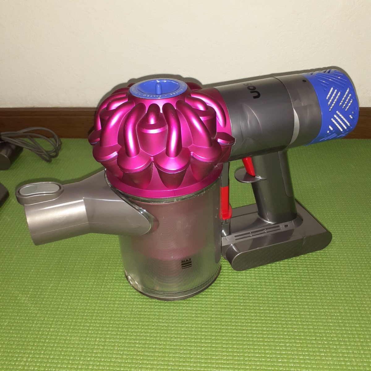 動作良好　dyson　ダイソン　v6 cord-free pro　付属品多数　純正バッテリー　送料無料