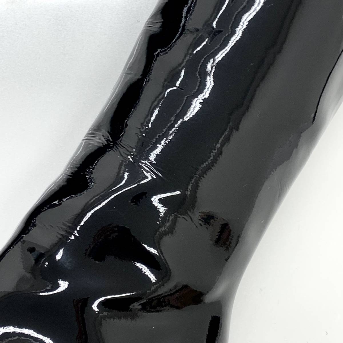 3953 ヴィトン シルエット・ライン パテント ロングブーツ ブラック