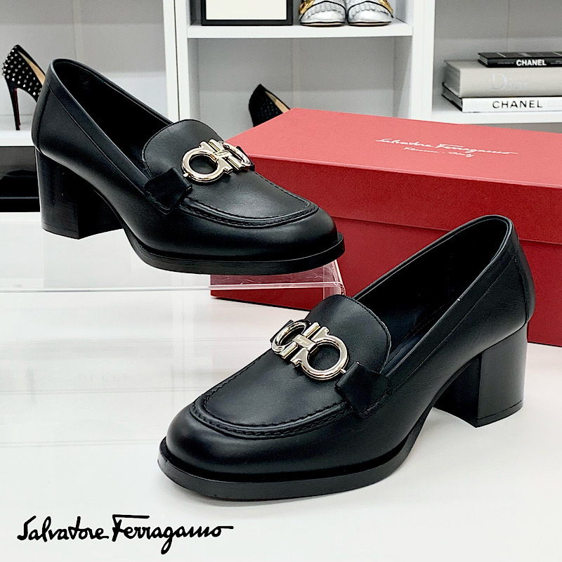 豊富な】 Salvatore Ferragamo - サルヴァトーレフェラガモ ローファー