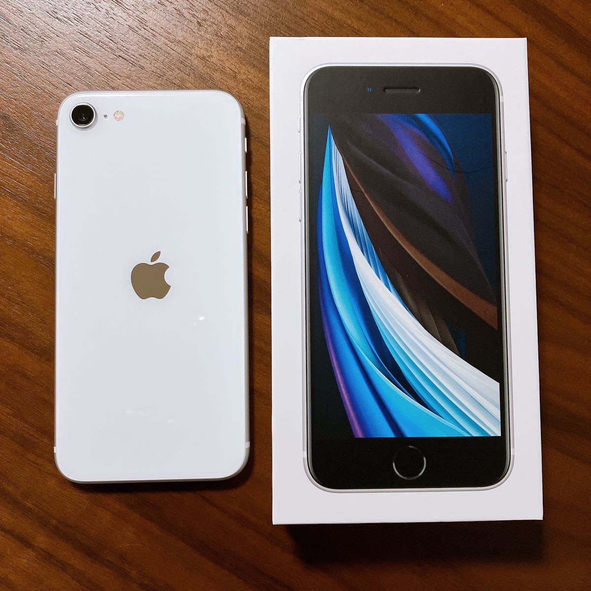 IPhone SE 第2世代 128GB A ホワイト MHGU3J 携帯電話 | d-edge.com.br
