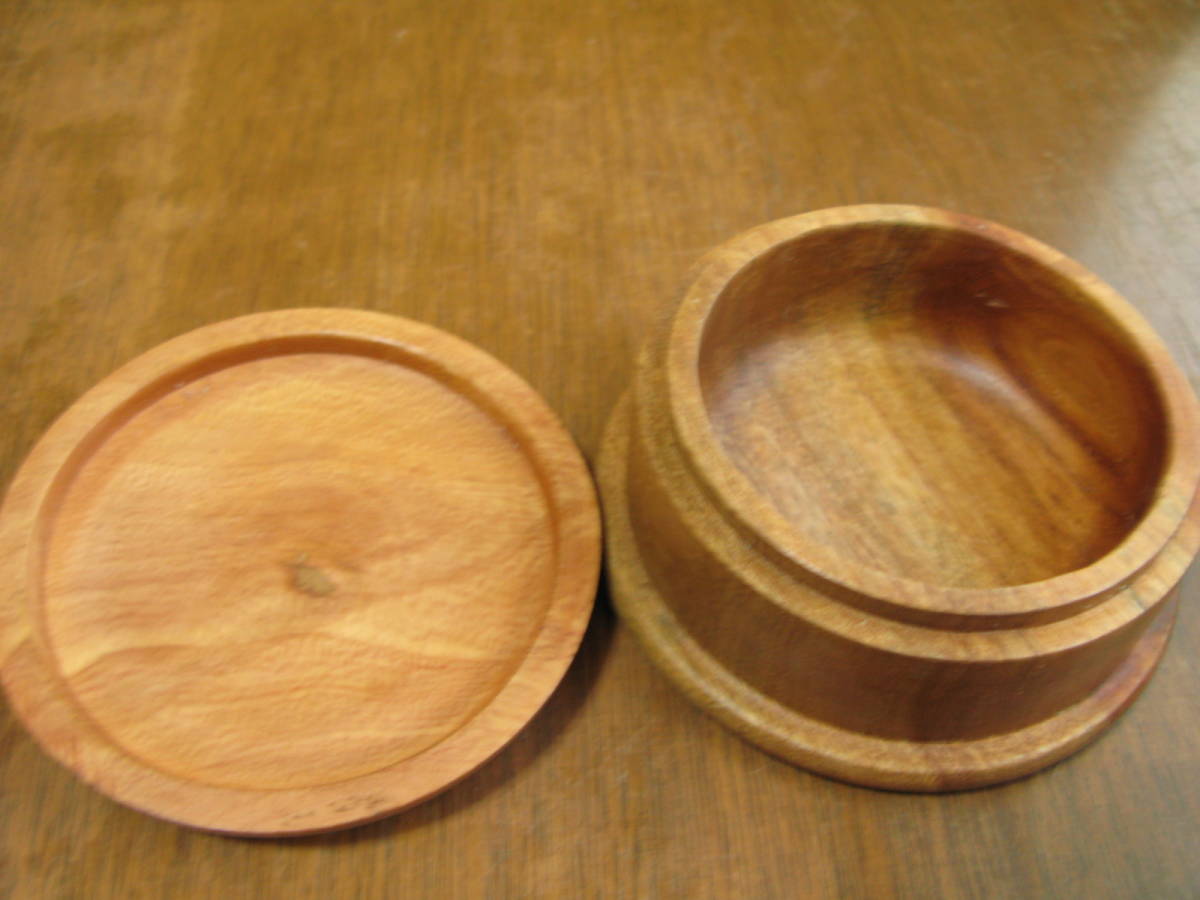 木製　木箱　カマ二ウッドKAMANI WOODS ハワイ　丸型　亀　直径約１０．５cm　ヴィンテージ (s71)_画像2