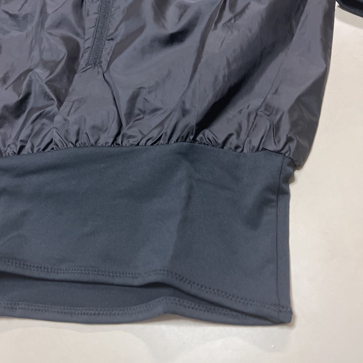 アシックス Sサイズ　W’Sランニングパッカブルプルオーバージャケット　新品未使用品　ブラック　黒　トレーニングウェア　2012A386_画像6