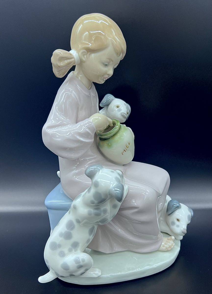 絶版 LLADRO リヤドロ No.1248 ハチミツが大好き Honey Lickers 西洋陶磁器 置物 人形 犬(リヤドロ)｜売買された