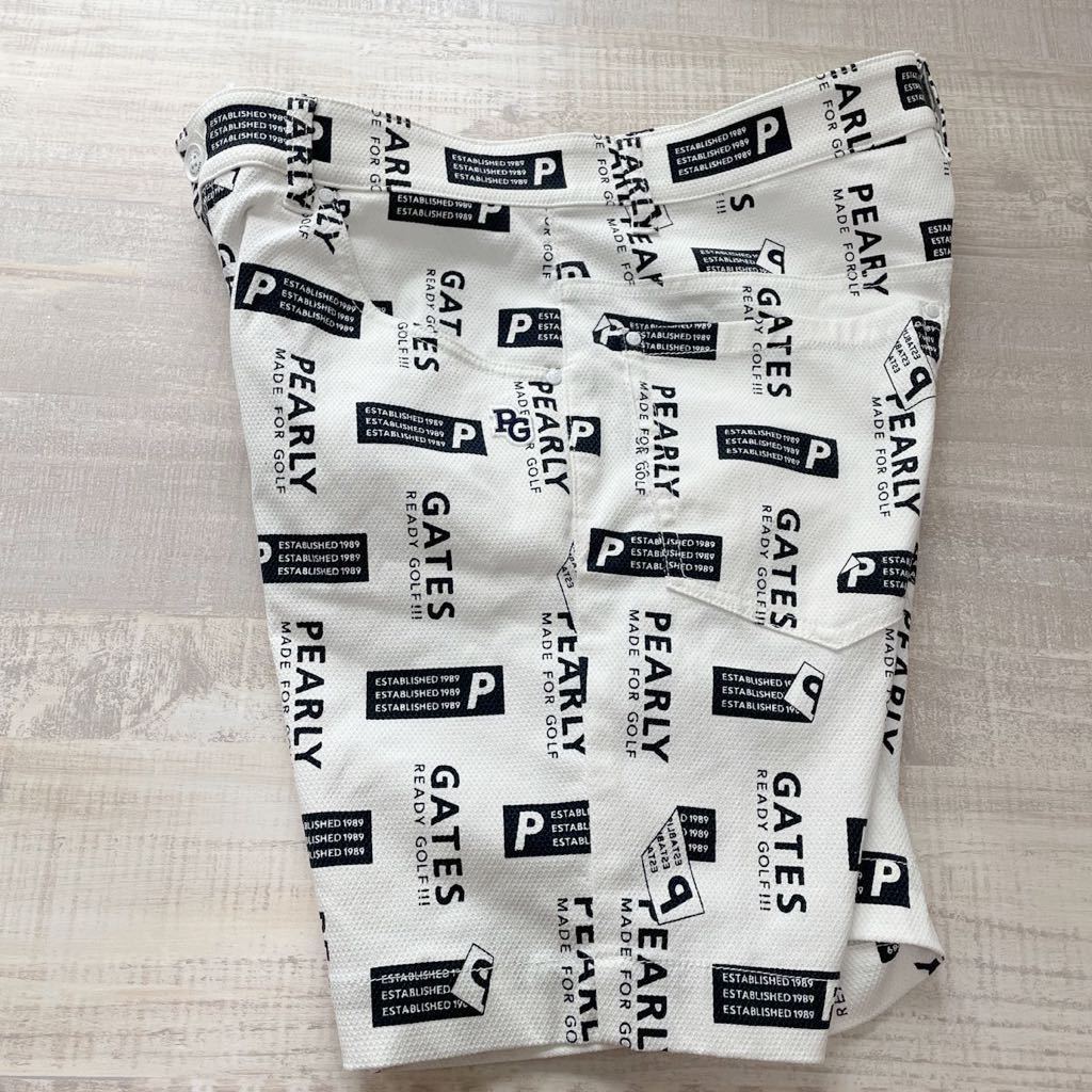 パーリーゲイツ ステッカー総柄プリント ショートパンツ 4 ホワイト パーリーゲイツ ステッカー総柄プリント ショートパンツ 4 ホワイト