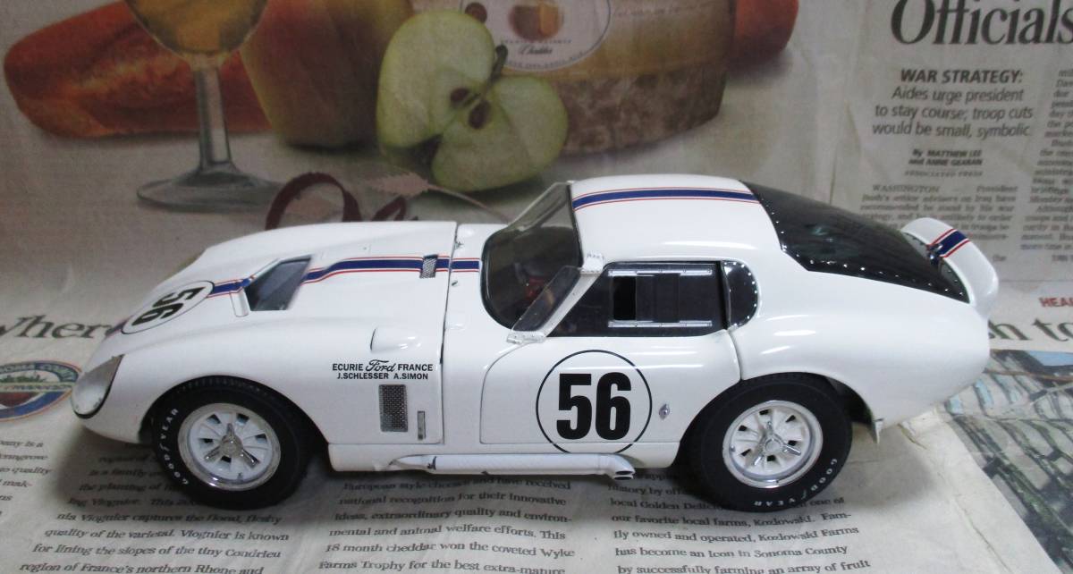 ☆激レア絶版*EXOTO*1/18*1965 Shelby Cobra Daytona Coupe #56 1965 Nurburgring 1000 km_画像5