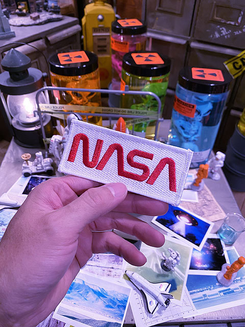 NASAワッペン（ワームロゴ/ホワイト＆レッド） ■ アメリカン雑貨 アメリカ雑貨_画像3