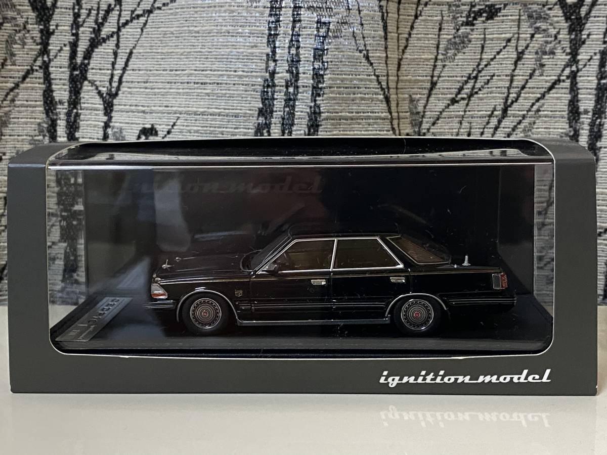 イグニッションモデル 1/43 日産 セドリック(Y30後期) 4ドアハードトップ 3000ブロアムVIP(純正アルミホイール仕様)_画像1