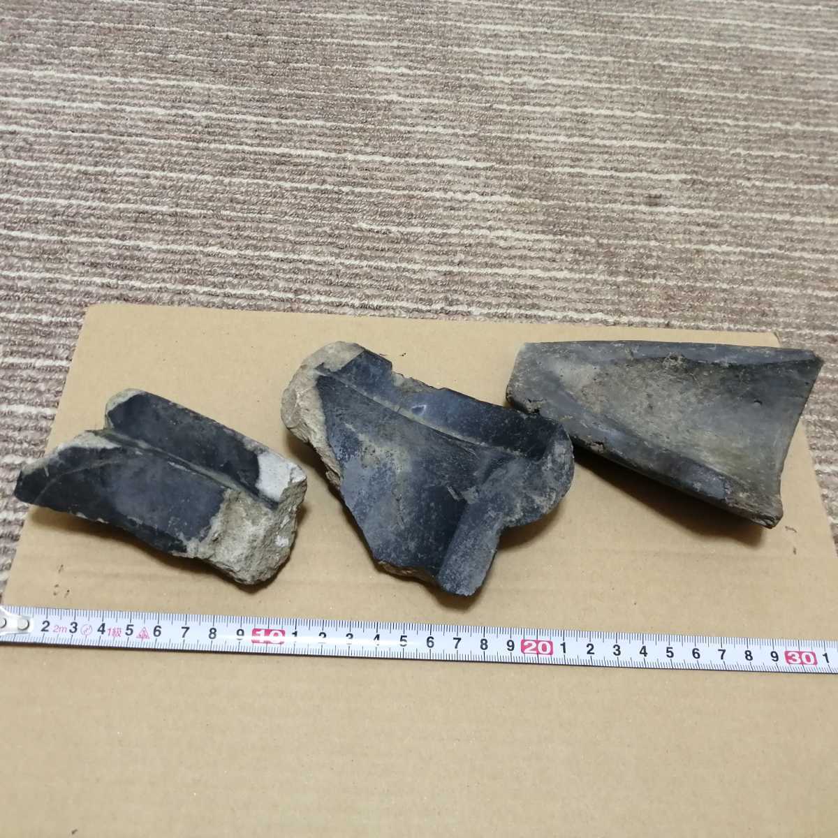 ヤフオク 少し古い瓦のかけらの3個セット 水槽のレイアウ ヤフオク 少し古い瓦のかけらの3個セット 水槽のレイアウ