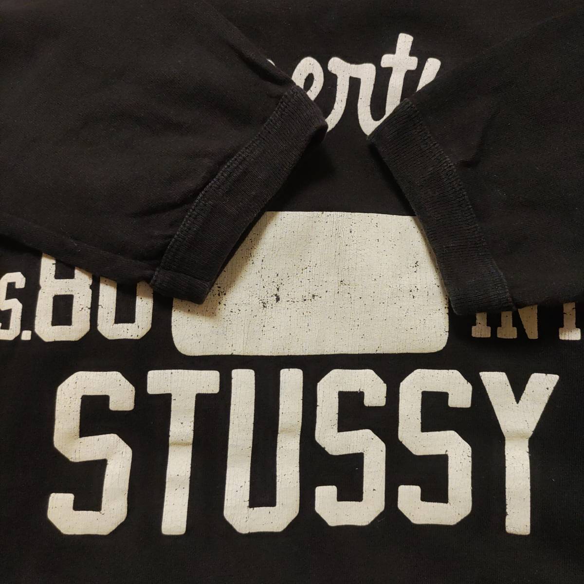 Property of s.80 INTL.STUSSYかすれ加工プリントロゴ80.s長袖TシャツMサイズ黒クリーム色BLACKロンT生成り半袖Tシャツjacket重ね着に☆_画像7
