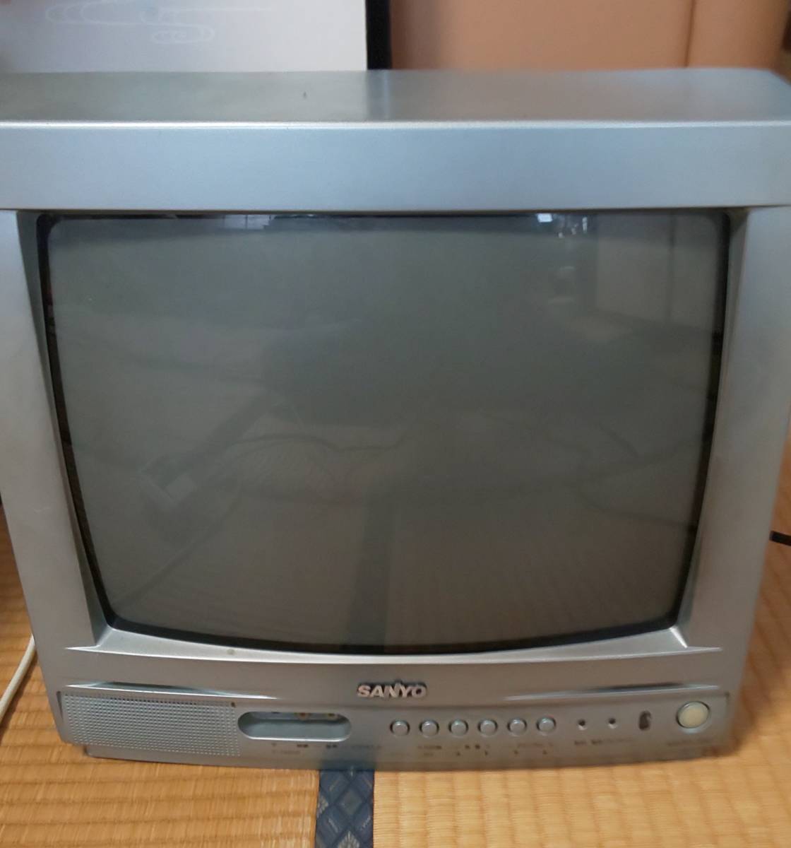 Yahoo!オークション - ブラウン管テレビ sanyo c-14D10 2002年製 Yahoo!オークション - ブラウン管テレビ sanyo c-14D10 2002年製