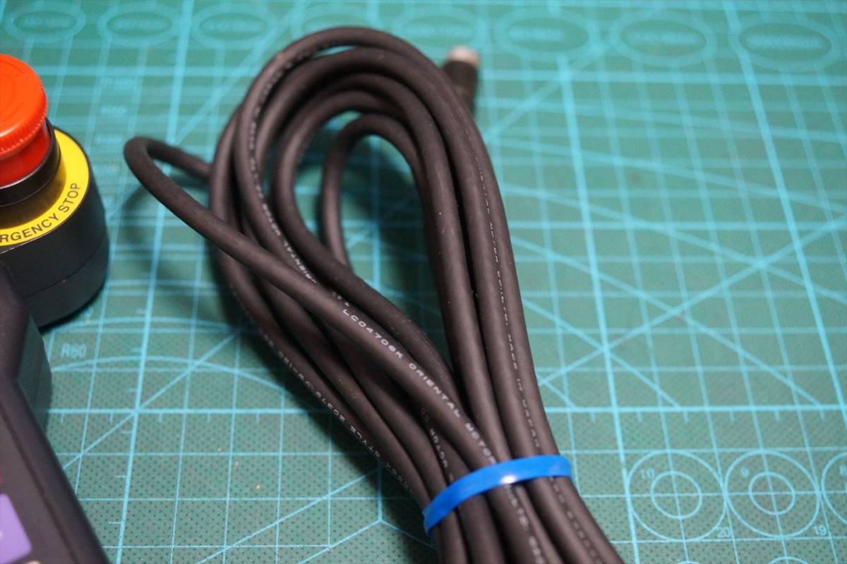 中古品 オリエンタルモーター ロティーチングペンダント EZT1 中古品 オリエンタルモーター ロティーチングペンダント EZT1