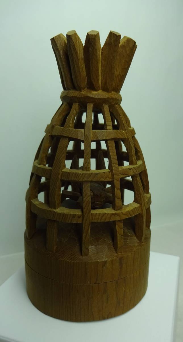 正規品中尾龍童作　木彫　一品作　「籠　キリギリス　香合」 木工、竹工芸