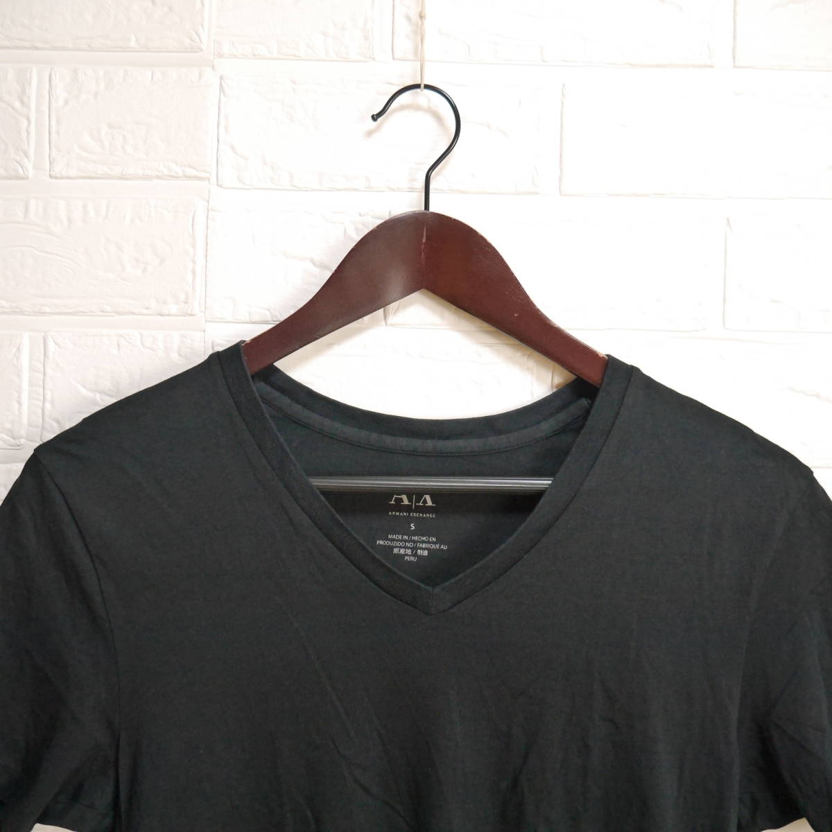 F24 ◇ A|X ARMANI EXCHANGE | アルマーニエクスチェンジ Vネックシャツ 黒 中古 サイズS_画像3