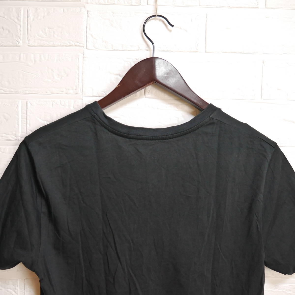 F24 ◇ A|X ARMANI EXCHANGE | アルマーニエクスチェンジ Vネックシャツ 黒 中古 サイズS_画像8