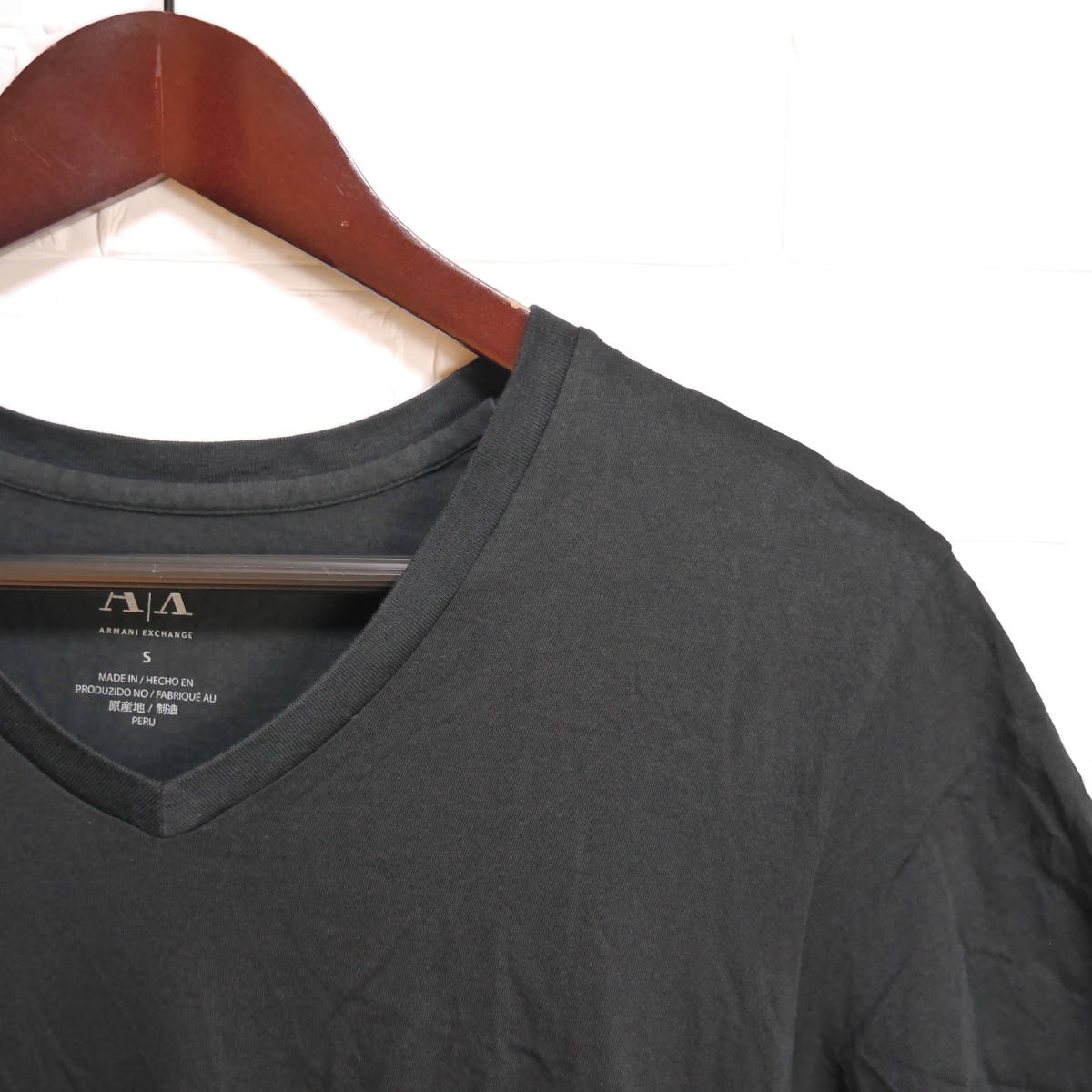 F24 ◇ A|X ARMANI EXCHANGE | アルマーニエクスチェンジ Vネックシャツ 黒 中古 サイズS_画像5