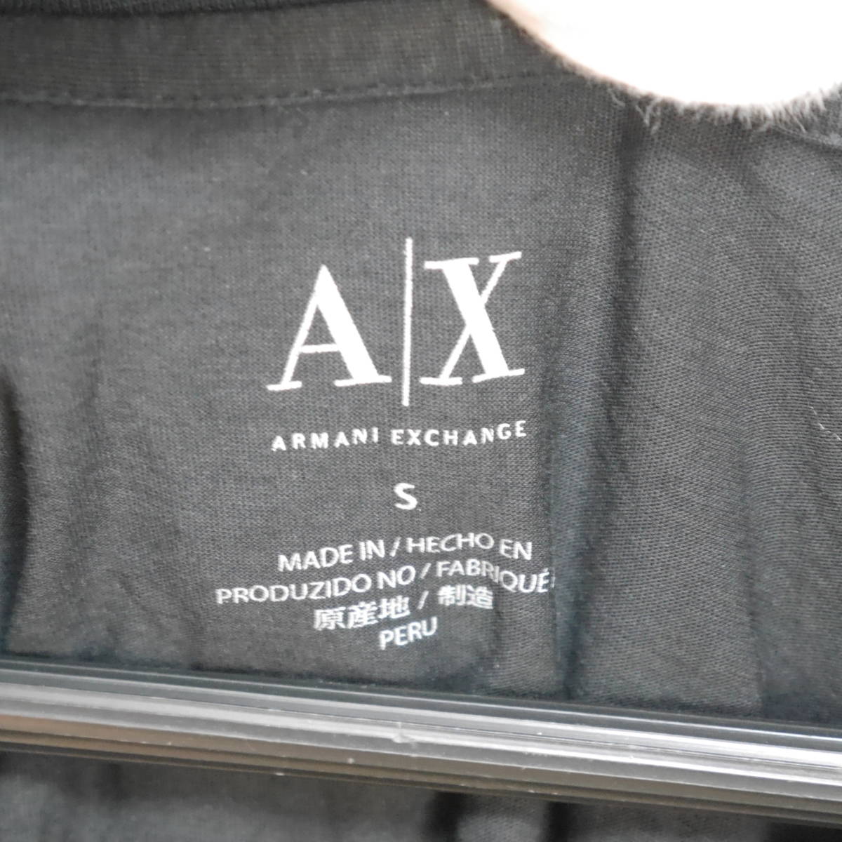 F24 □ A|X ARMANI EXCHANGE □ アルマーニエクスチェンジ　Ｖネックシャツ　黒　中古　サイズＳ_画像7