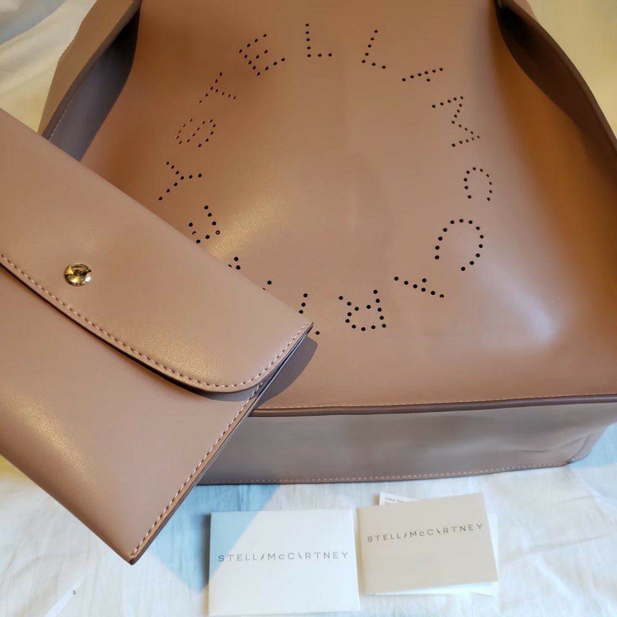 美品★大人気★ハンドバッグ ママバッグ ピンクベージュロゴトート ステラマッカートニー多部未華子さんドラマ着用 家政婦のナギサさん