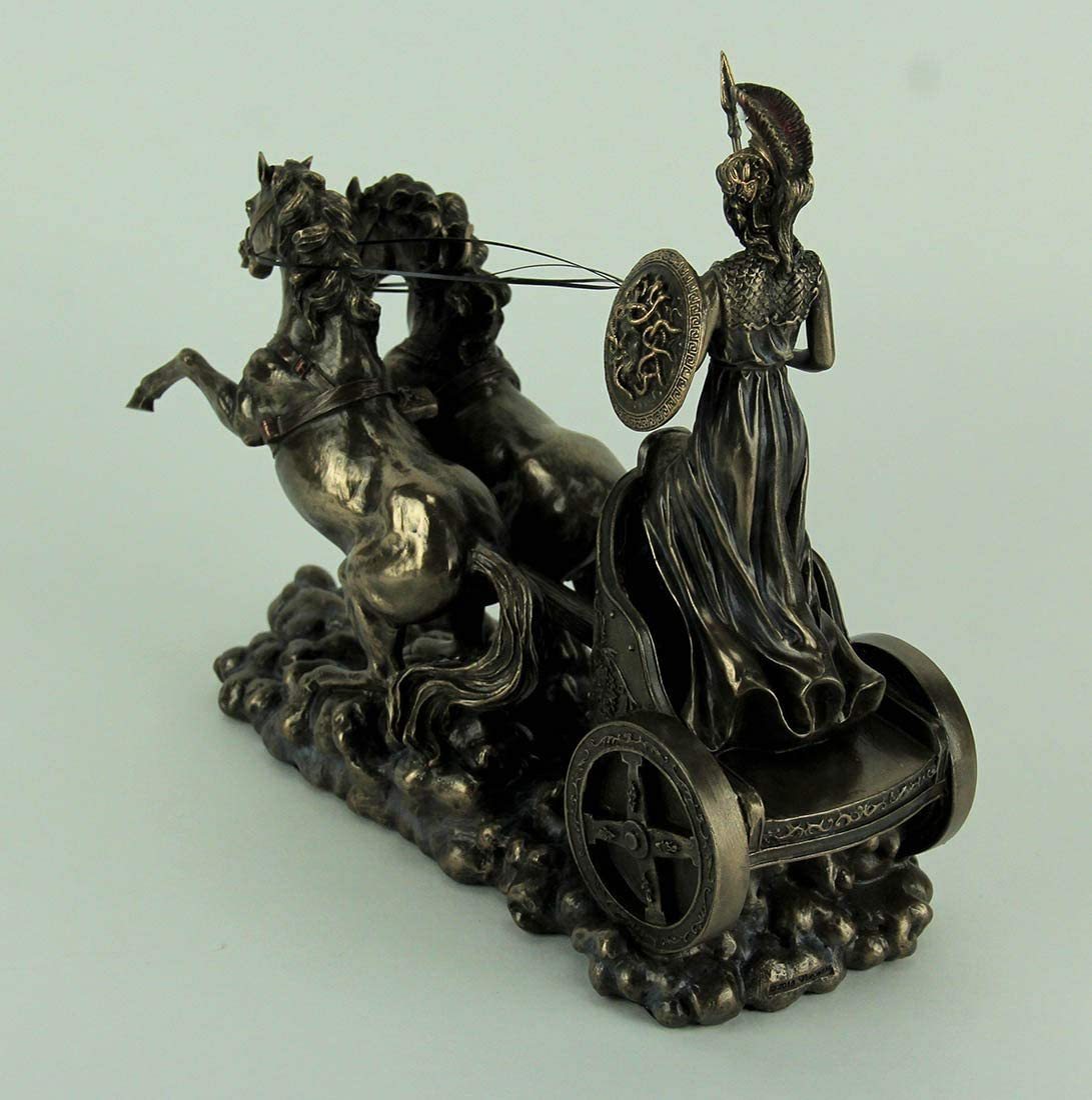 槍と盾を持って、チャリオット（戦闘馬車）に乗った古代ギリシャの女神