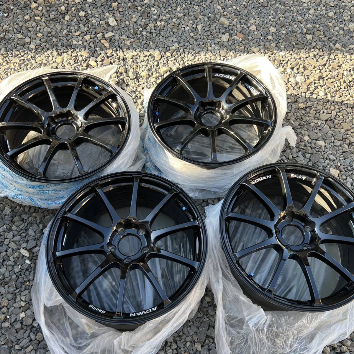 送関込 ADVAN Racing RS 18インチ 8.5J 114.3 4本 - タイヤ/ホイールセット