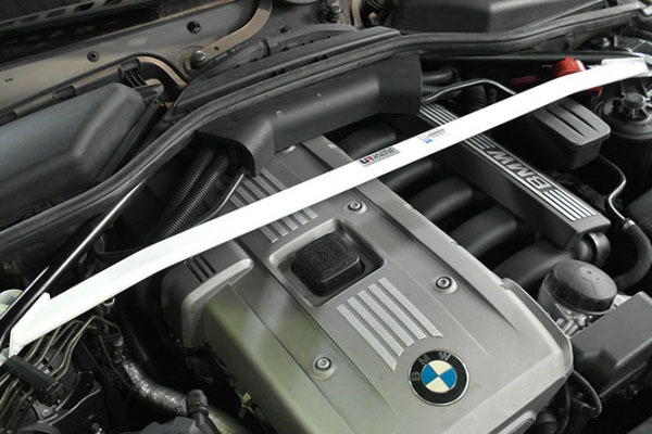  Ultra racing front tower bar BMW 5 series E60 NA25 2003/08~2012/09 525i
