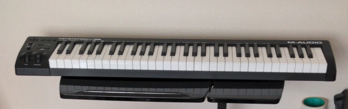 売り切れ必至！ MIDIキーボード、パッド-M-AUDIO Keystation 61 MK3
