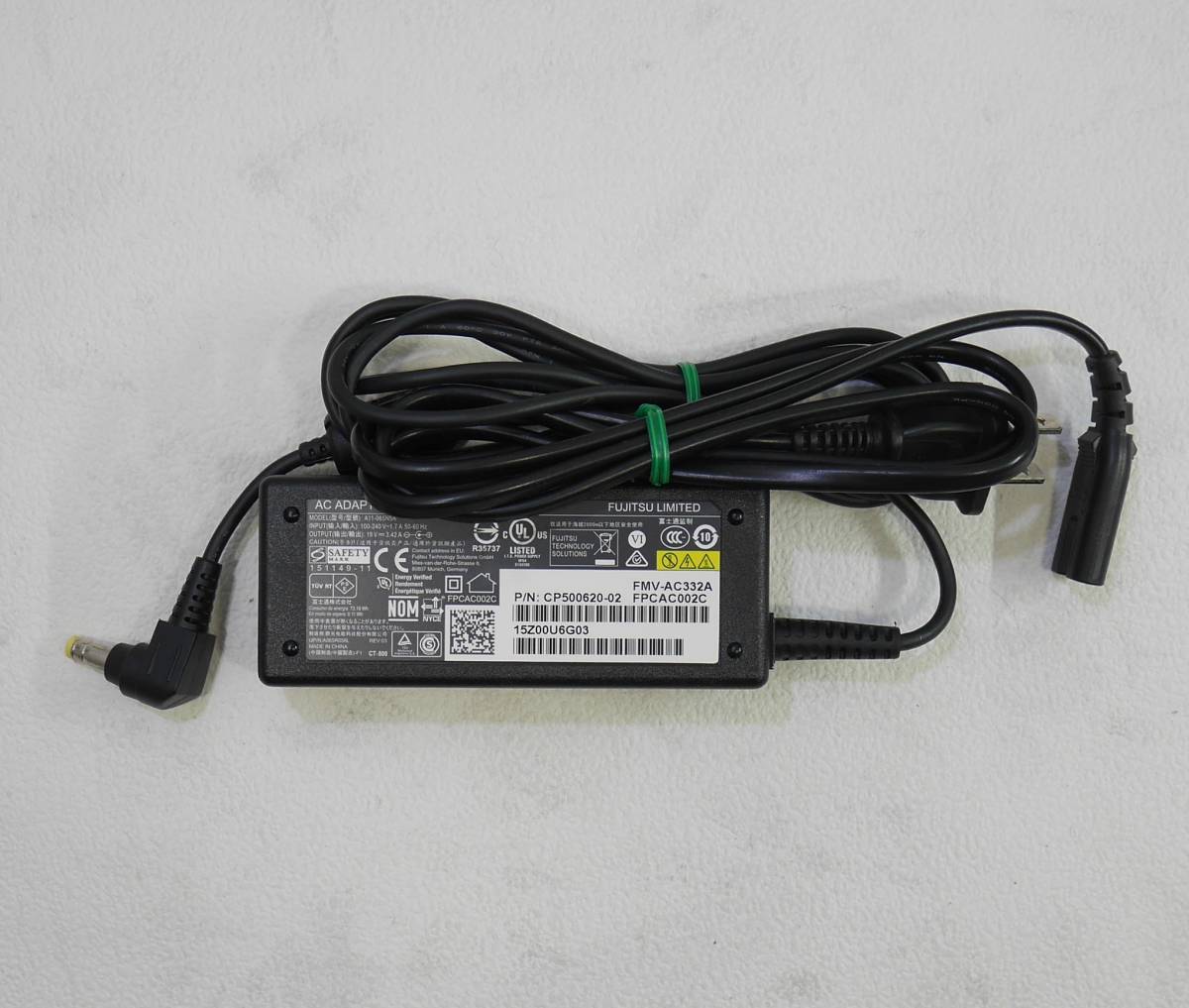 Fujitsu LIFEBOOK A746/N Corei7-6600U 2.6GHz/メモリ 8GB/HDD 500GB