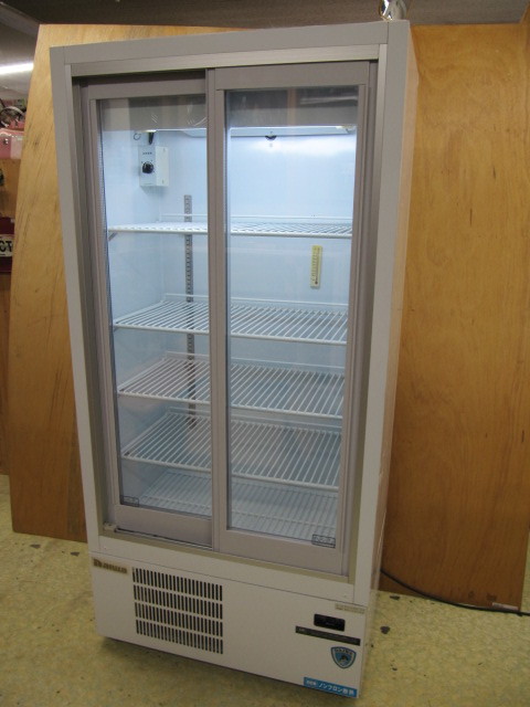 超美品！大和冷機 冷蔵ショーケース W700ｘD450ｘH1430 小型 ビール・ジュース飲料に 211LAU-15 100Ｖダイワ_画像1