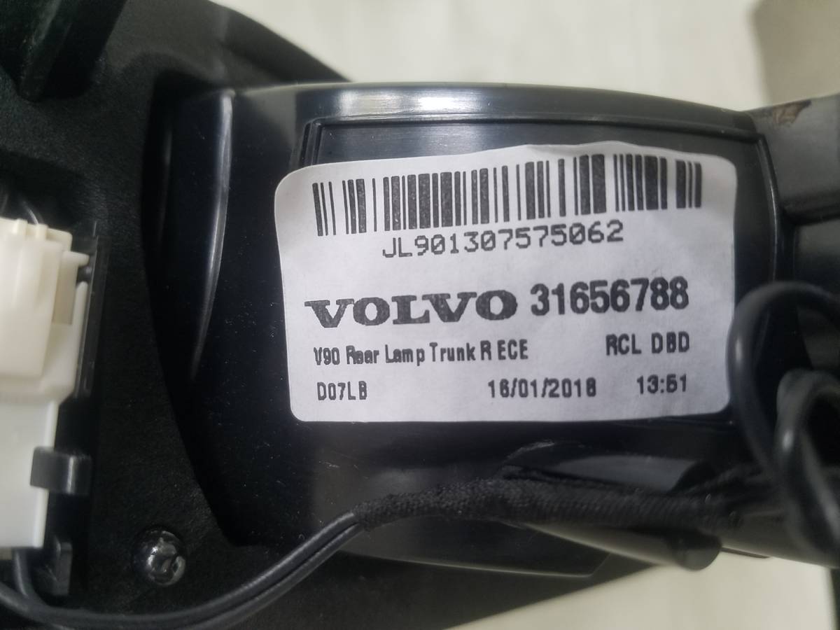 VOLVO ボルボ V90 純正 テールライト 右 13656788　S0124 _画像10