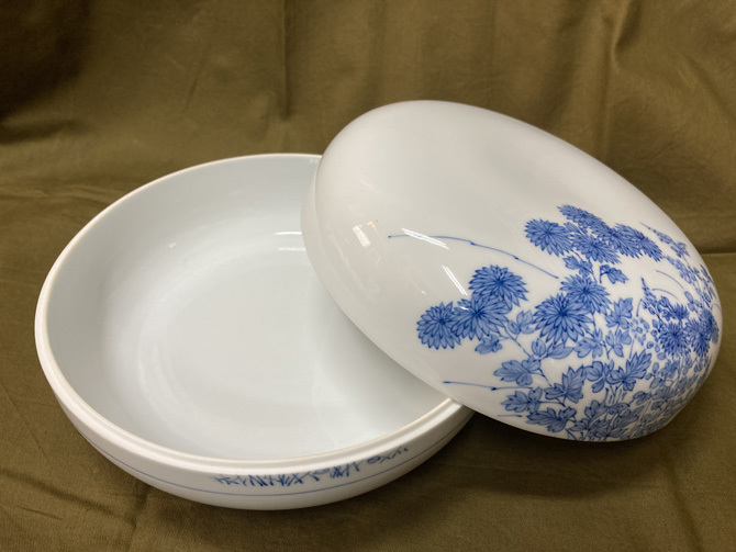 茶道具 喰籠 平戸焼白磁染付喰籠(菓子器) 十三代横石嘉助 725