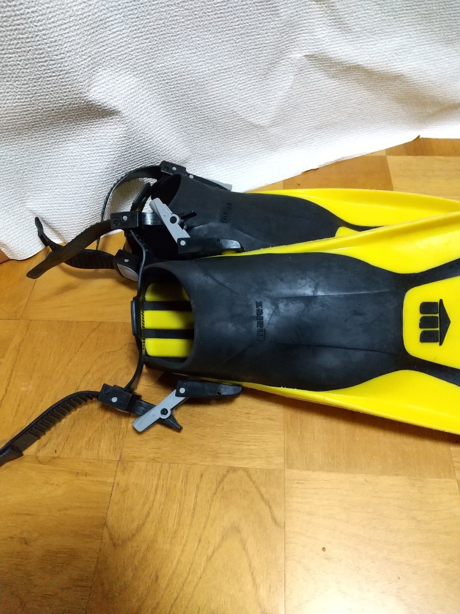 中古品/一流ブランドmares/スキューバダイビング/アバンテイック3/フィン