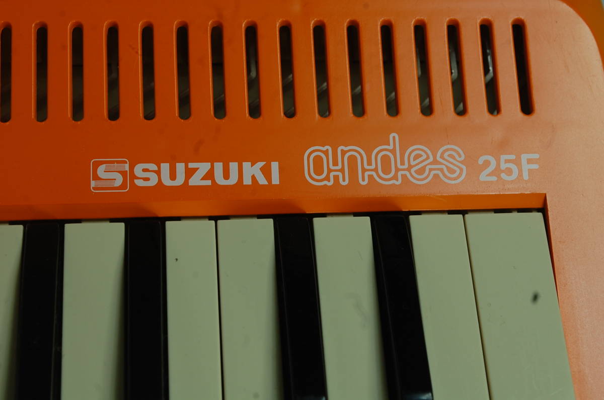 訳ありセール 格安） andes25F ⁄て842.SUZUKI 鍵盤リコーダー 楽器 吹奏鍵盤笛 オレンジ色 25鍵盤 その他
