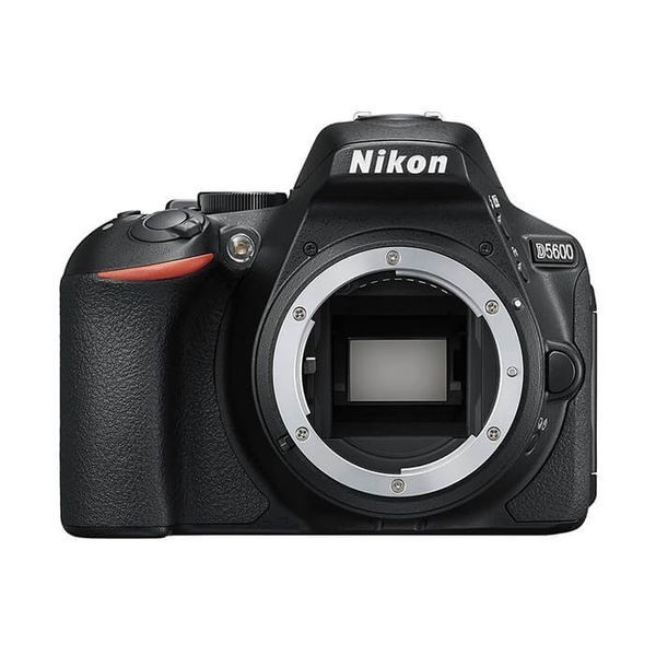 2022最新のスタイル 中古 ボディ D5600 Nikon 美品 １年保証 ニコン