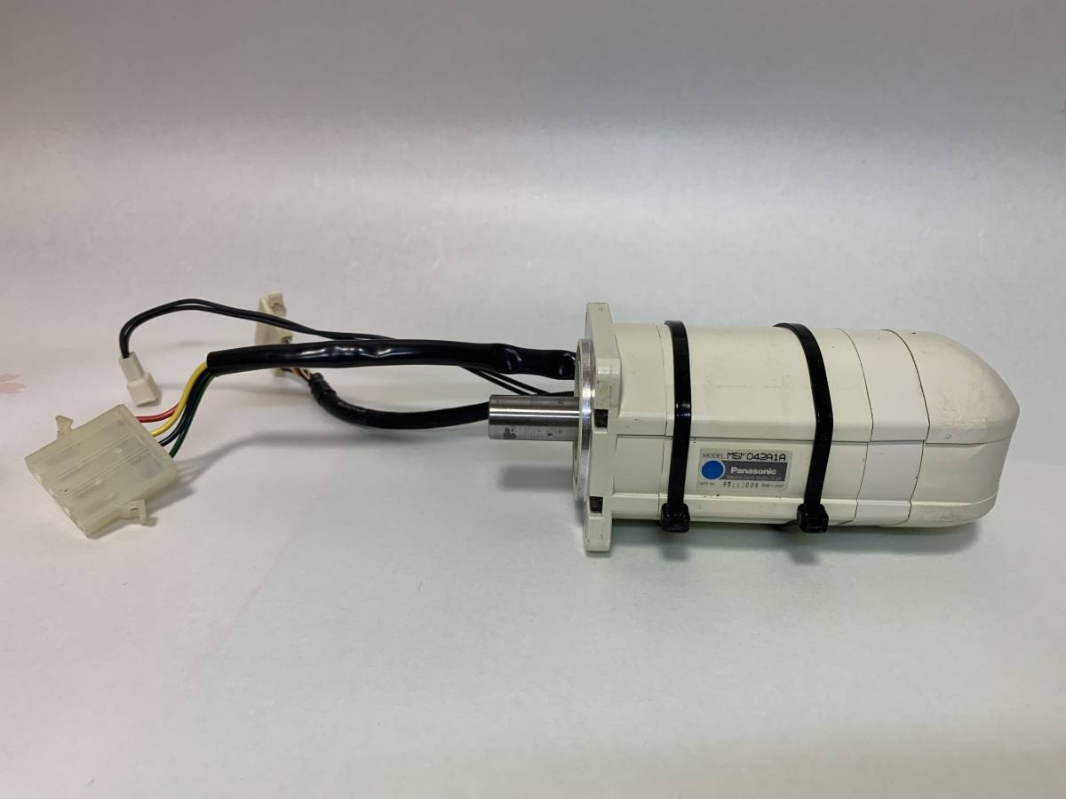 Panasonic MINAS ACサーボモーター MSM042A1A 品です。 Panasonic MINAS ACサーボモーター MSM042A1A 品です。
