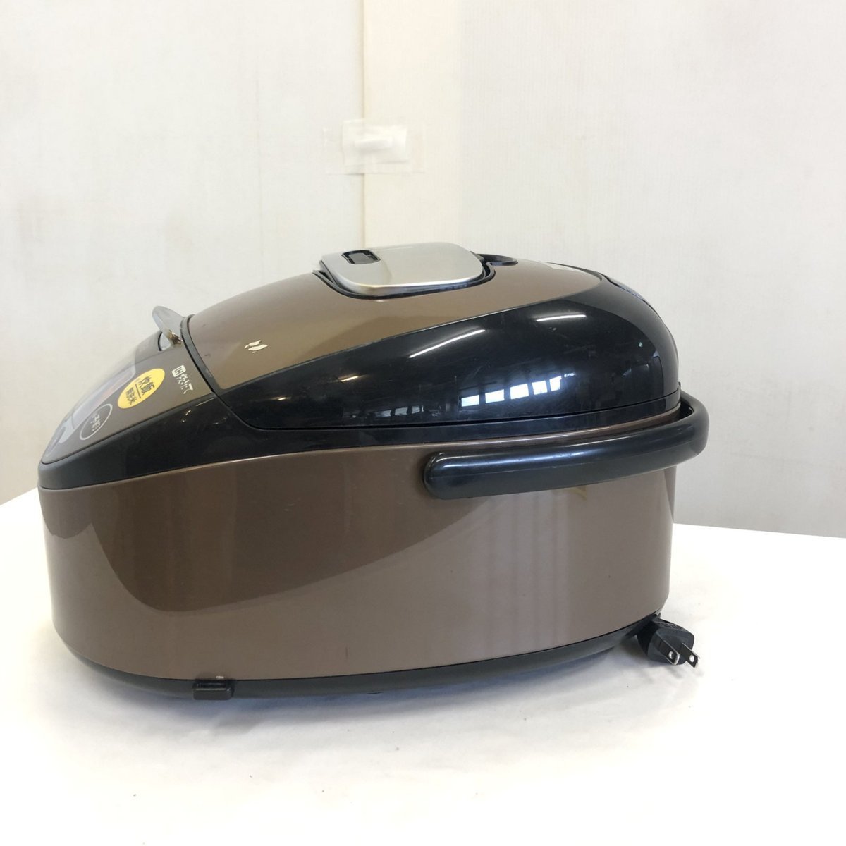 1860円 数量限定アウトレット最安価格 Tiger タイガー JKT-J100 炊飯器 5.5合 2018年製 家電