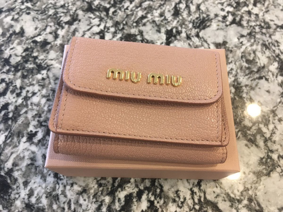最安価格 MIUMIU 財布 - 三つ折り財布 - reachahand.org