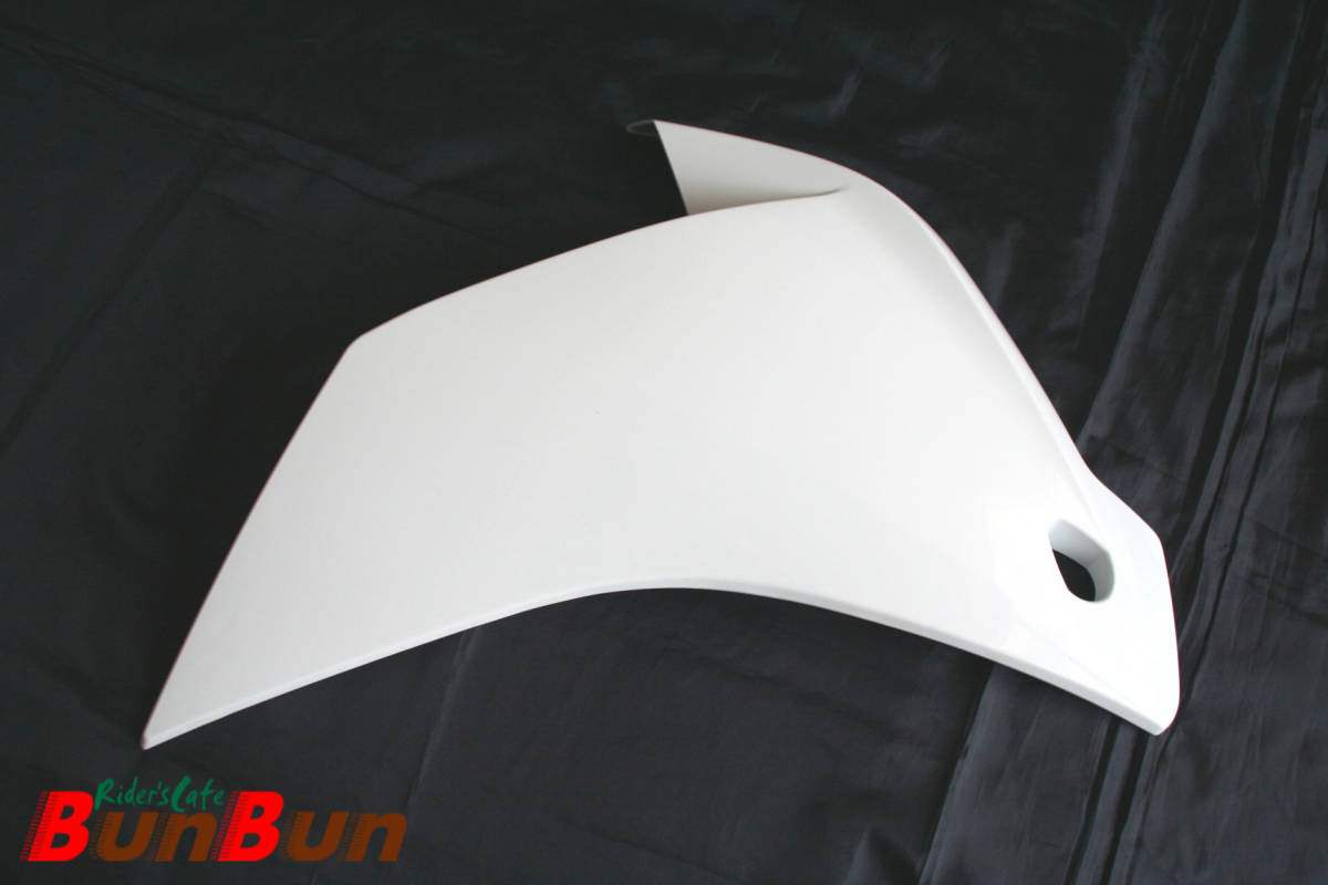 CBR125R JC50 2013～ 64330-KPP-T00ZD ミドルカウル 右 白 White NH196 純正品 同梱割引_画像3