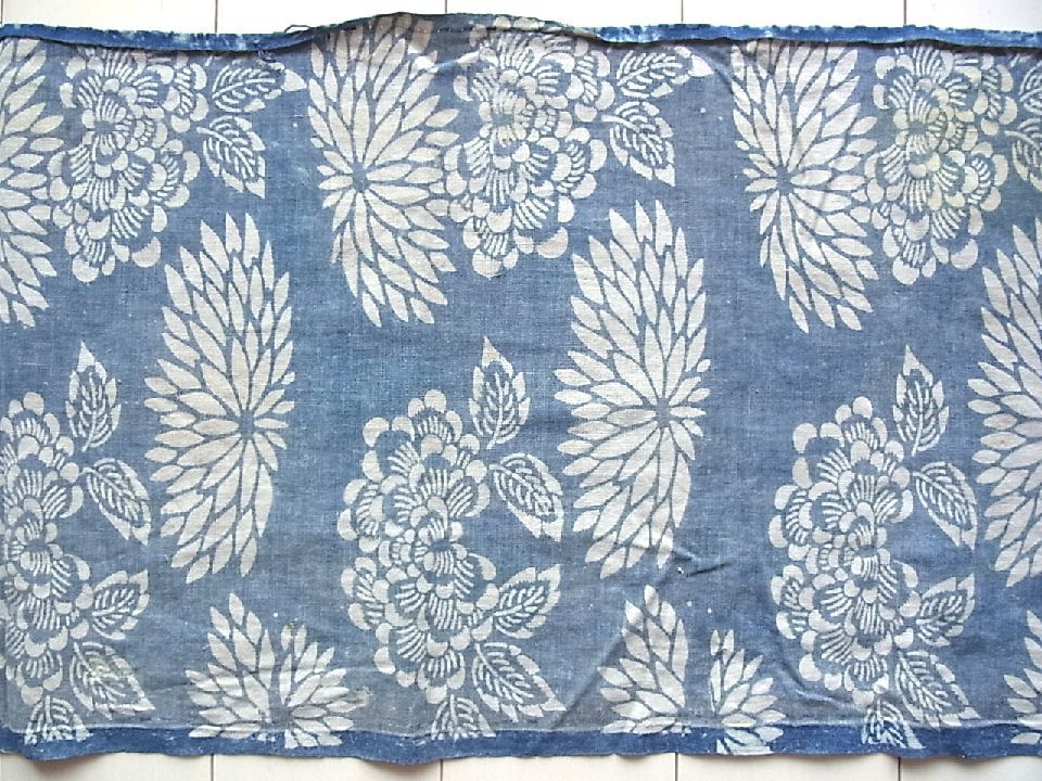 ■T92■古布■木綿■藍染 菊花柄 両面柄 型染めはぎれ■33×173cmの画像1