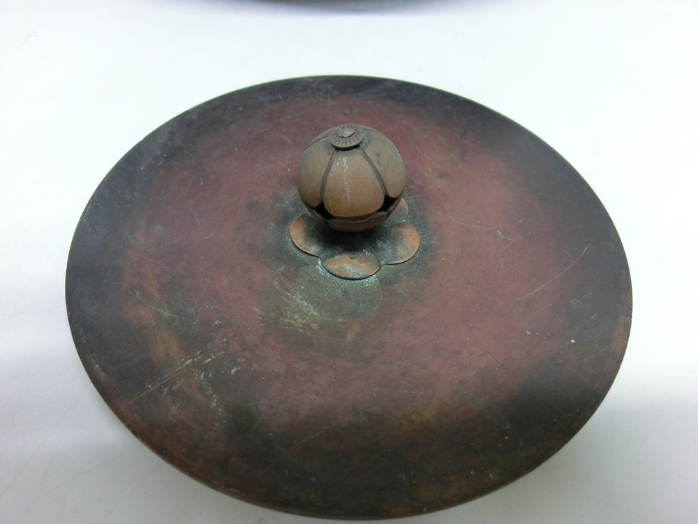 Y54●a435@☆茶道具　日本伝統工芸正会委員釜師 菊池政光作菊桐紋真形釜　サイズ：26.0×22.5cm　重さ：4Kg　炉釜　現状▲