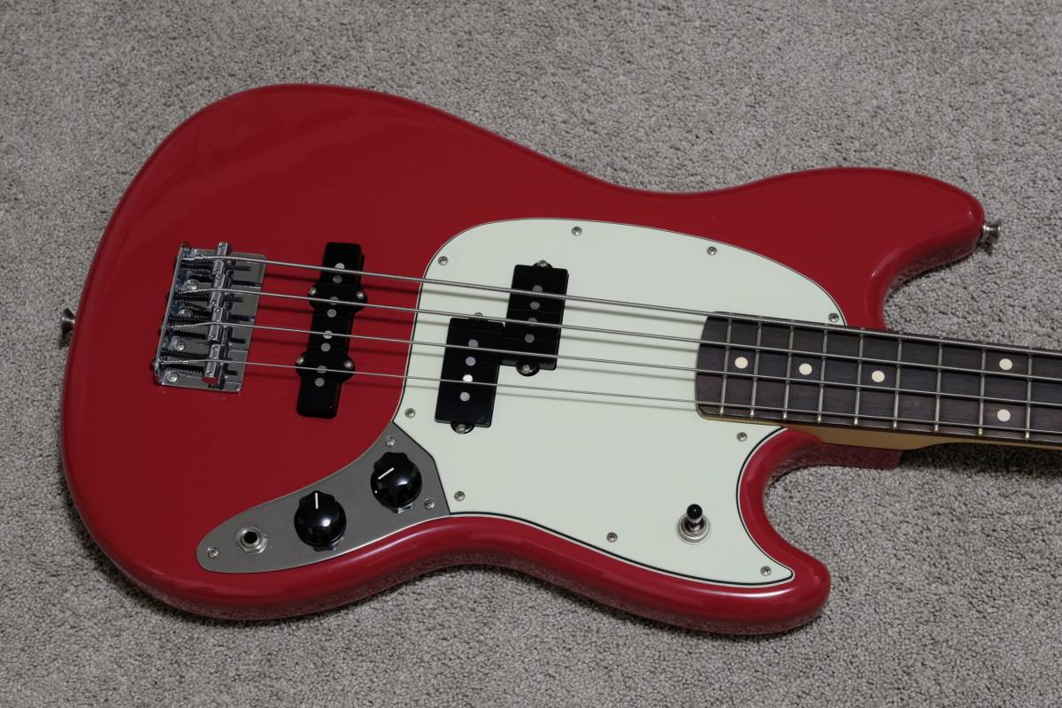 人気デザイナー ベース Fenderのムスタングベース(ジャンク品) BASS