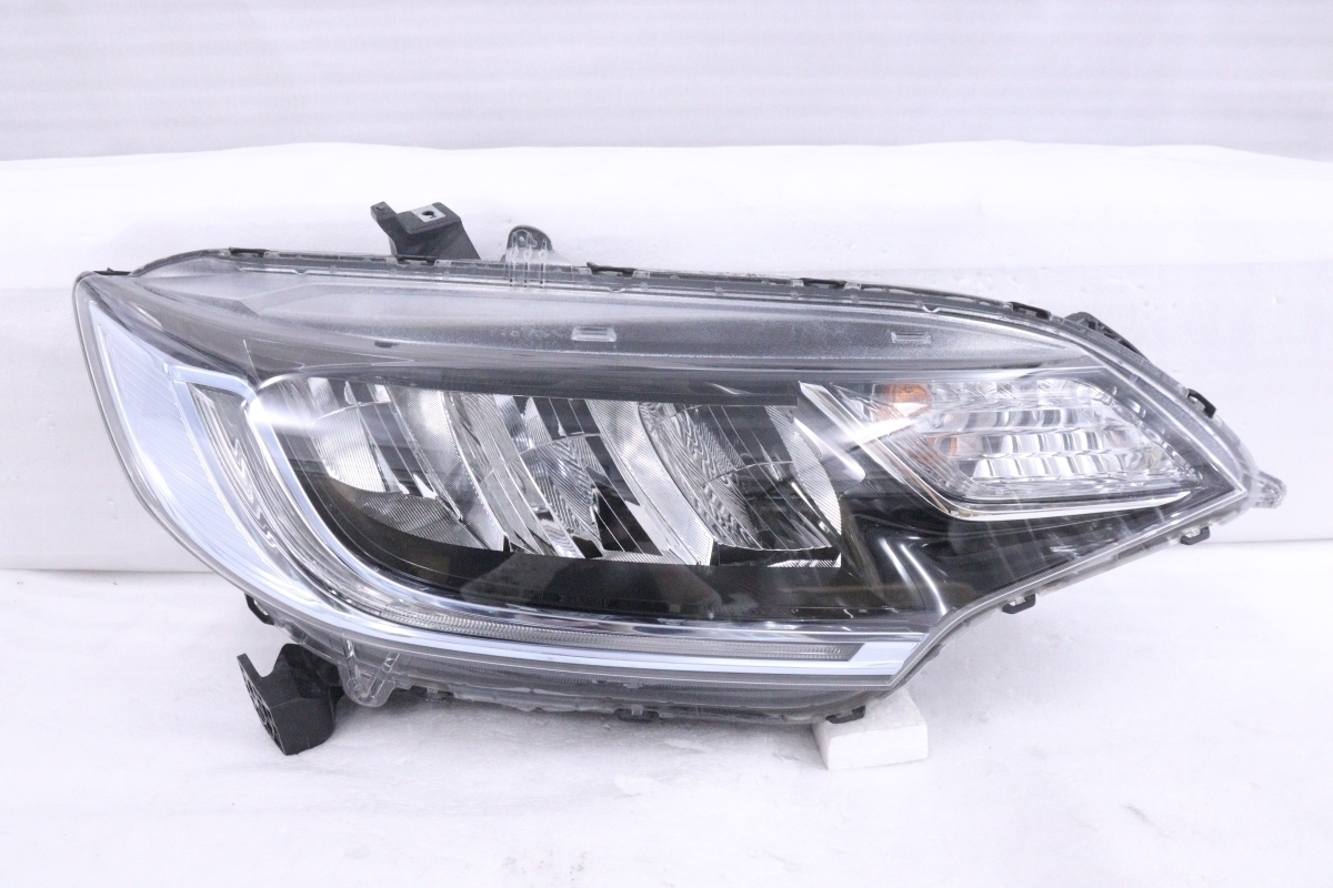 フィット GP6/GP5 純正ヘッドライト LED 右 美品 | signalstationpizza.com