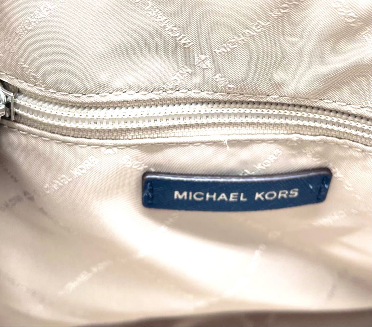 MICHAEL KORS CIARA マイケルコース ミディアム メッセンジャー