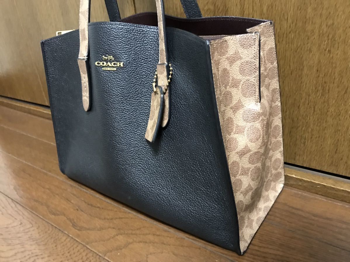 美品 コーチ COACH 76073 チャーリー キャリーオール ウィズ シグネチャー キャンバス ブロッキング 黒色 ブラック トートバッグ_画像2